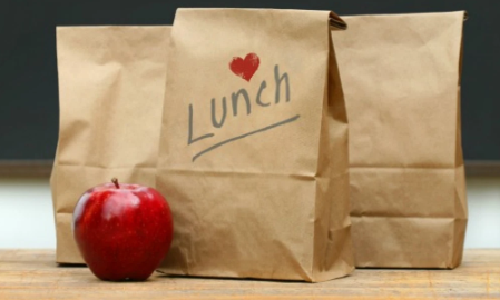 lunch bags with apple